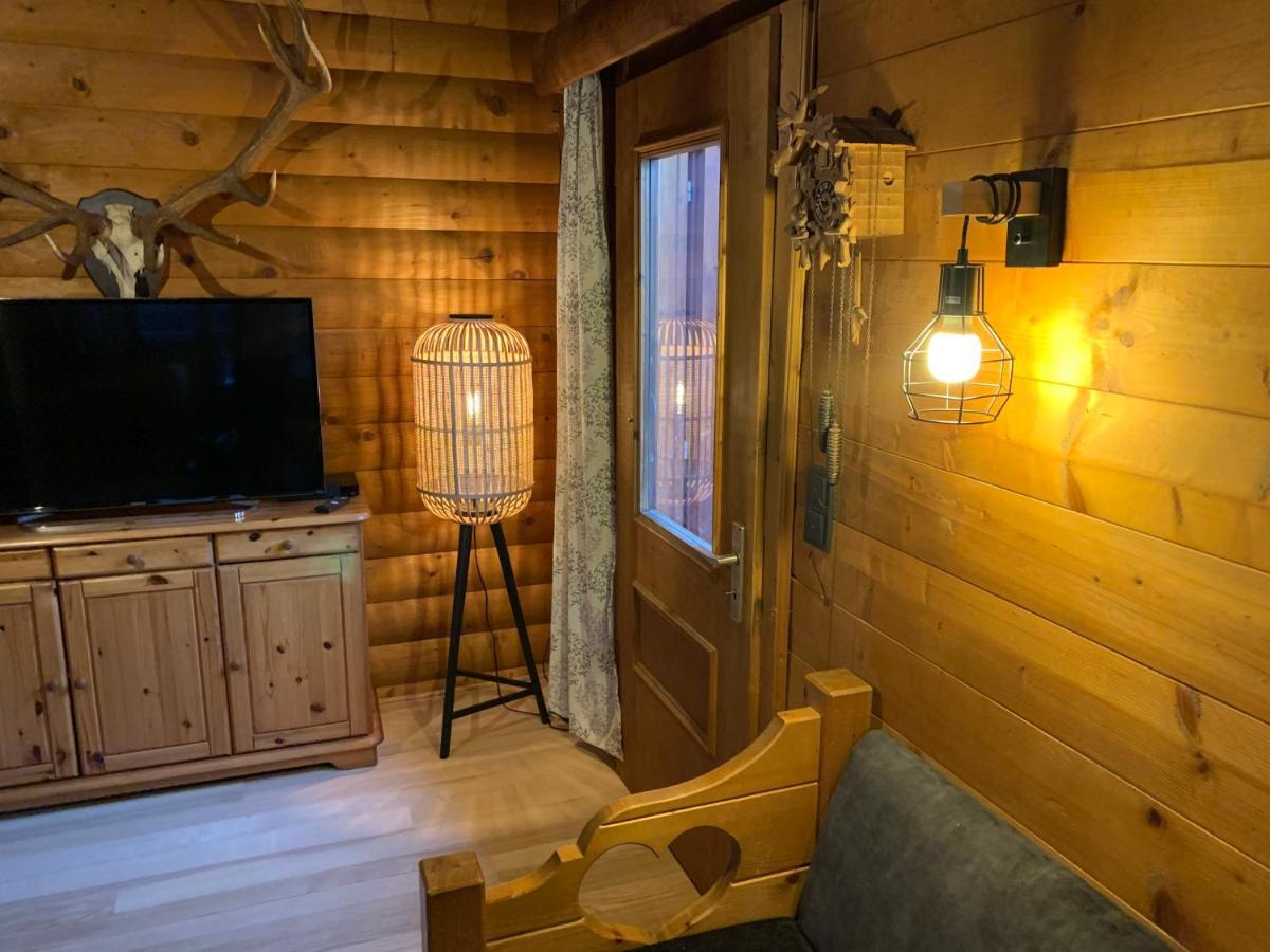 Ferienwohnungen Im Blockhaus Metzler 슈바르첸베르크 임 브레겐처발트 외부 사진