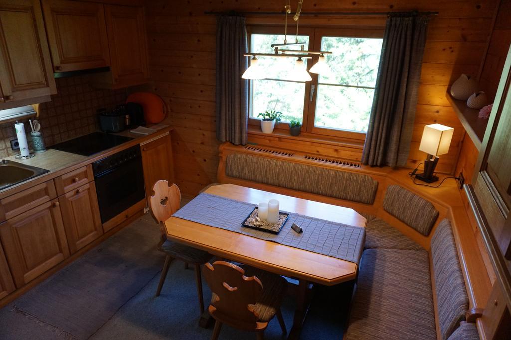 Ferienwohnungen Im Blockhaus Metzler 슈바르첸베르크 임 브레겐처발트 외부 사진